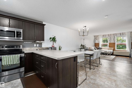 306 Simmonds Way, Leduc, AB - Indoor Photo Showing Kitchen