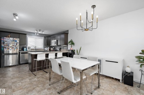 306 Simmonds Way, Leduc, AB - Indoor Photo Showing Dining Room