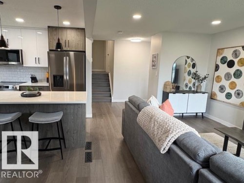 9520 150 Avenue Nw, Edmonton, AB 