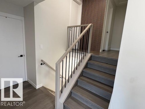 9520 150 Avenue Nw, Edmonton, AB 