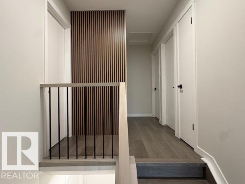 9520 150 Avenue Nw, Edmonton, AB 