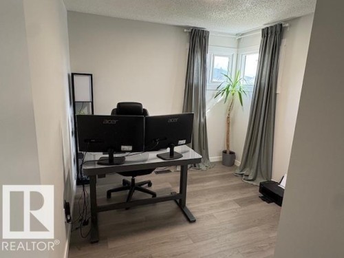 9520 150 Avenue Nw, Edmonton, AB 