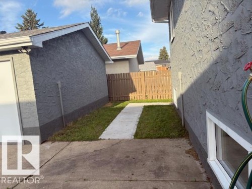 9520 150 Avenue Nw, Edmonton, AB 