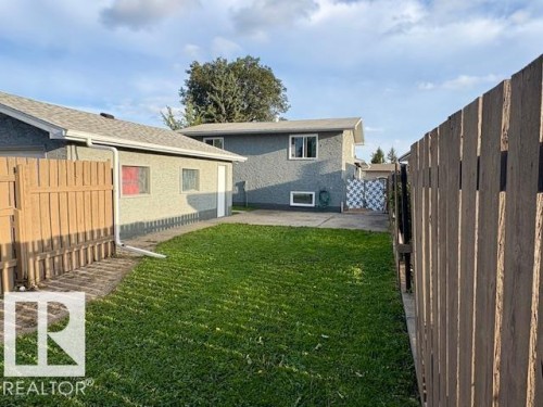 9520 150 Avenue Nw, Edmonton, AB 