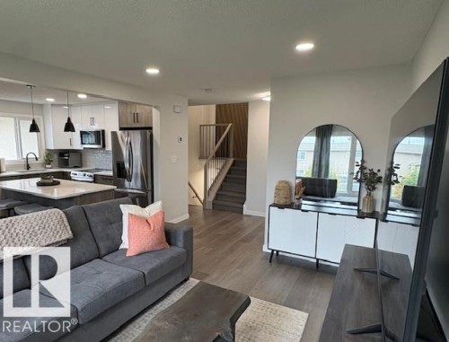 9520 150 Avenue Nw, Edmonton, AB 
