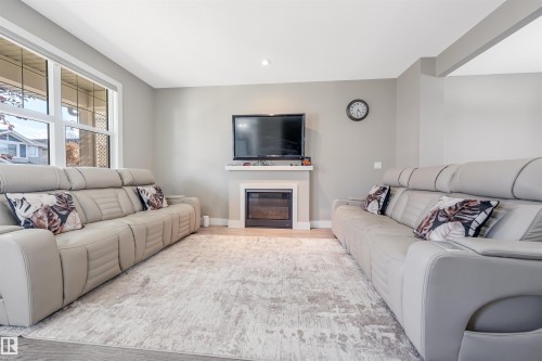 818 35A Ave Nw, Edmonton, AB 