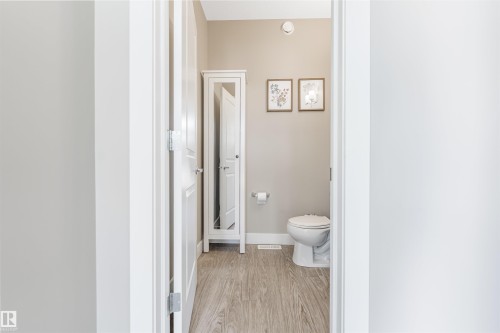 818 35A Ave Nw, Edmonton, AB 