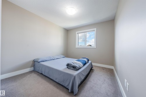 818 35A Ave Nw, Edmonton, AB 