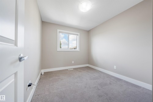 818 35A Ave Nw, Edmonton, AB 