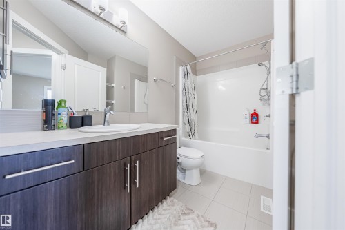 818 35A Ave Nw, Edmonton, AB 