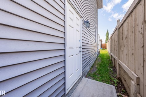 818 35A Ave Nw, Edmonton, AB 