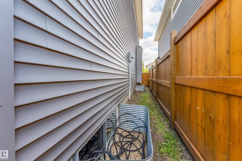 818 35A Ave Nw, Edmonton, AB 