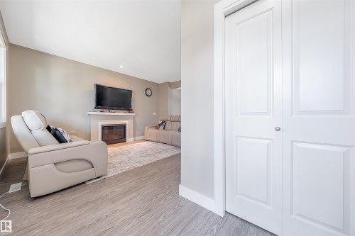 818 35A Ave Nw, Edmonton, AB 