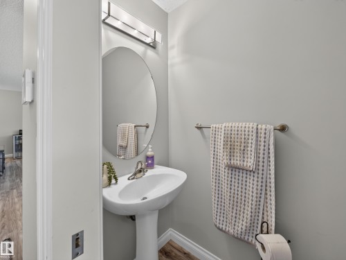 #44 12050 17 Av Sw, Edmonton, AB - Indoor Photo Showing Bathroom