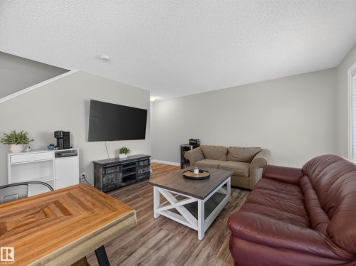 #44 12050 17 Av Sw, Edmonton, AB - Indoor Photo Showing Living Room