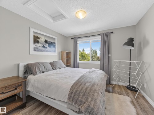 #44 12050 17 Av Sw, Edmonton, AB - Indoor Photo Showing Bedroom