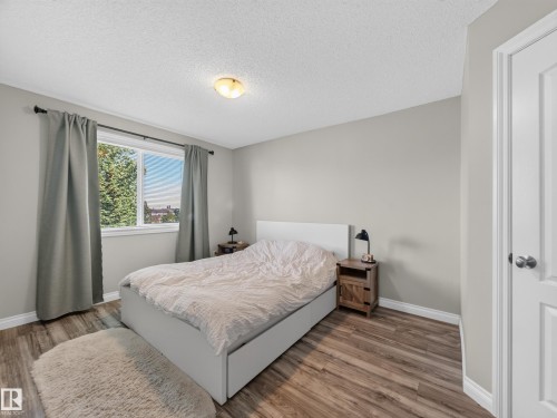 #44 12050 17 Av Sw, Edmonton, AB - Indoor Photo Showing Bedroom
