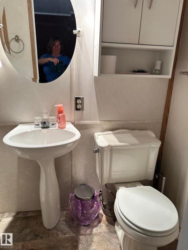 #68 4204 47 St, Wetaskiwin, AB - Indoor Photo Showing Bathroom