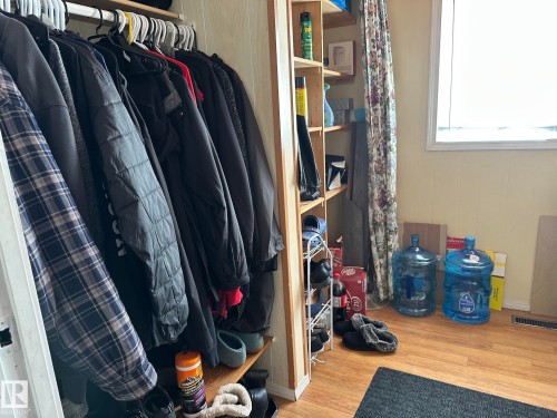 #68 4204 47 St, Wetaskiwin, AB - Indoor With Storage