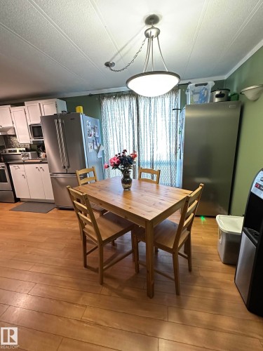 #68 4204 47 St, Wetaskiwin, AB - Indoor Photo Showing Dining Room