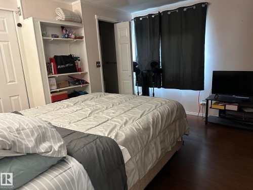 #68 4204 47 St, Wetaskiwin, AB - Indoor Photo Showing Bedroom