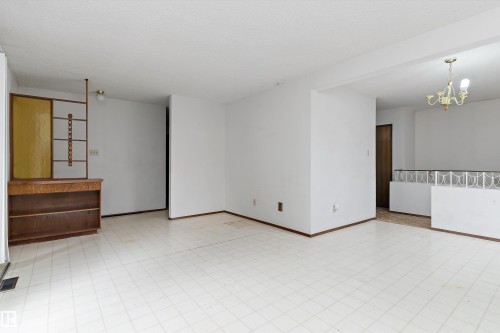 1139 68 Street Nw, Edmonton, AB 