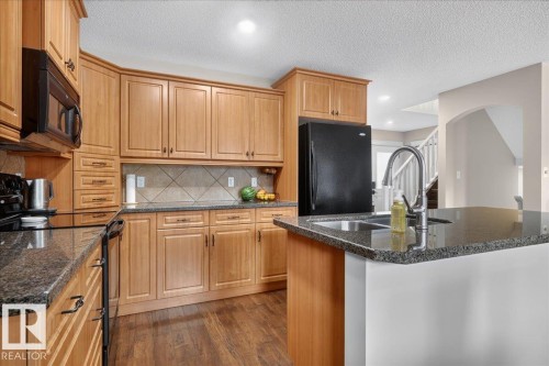 8503 11 Avenue Sw, Edmonton, AB 