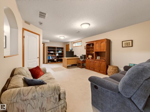 46 Hawthorne Crescent, St. Albert, AB 