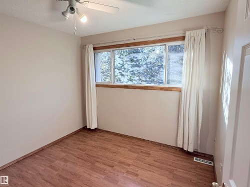 Bedroom #3 - 975 Millbourne Road Nw, Edmonton, AB 