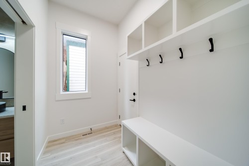 9919 87 Street Nw, Edmonton, AB - Indoor Photo Showing Other Room