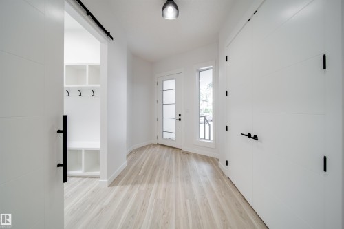 9919 87 Street Nw, Edmonton, AB - Indoor Photo Showing Other Room