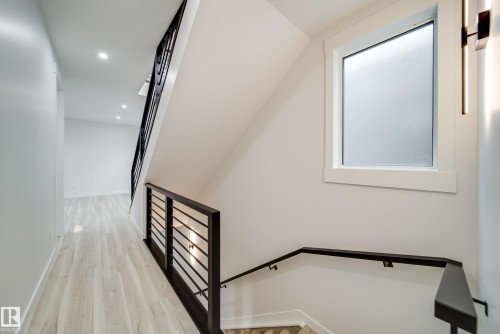 9919 87 Street Nw, Edmonton, AB - Indoor Photo Showing Other Room
