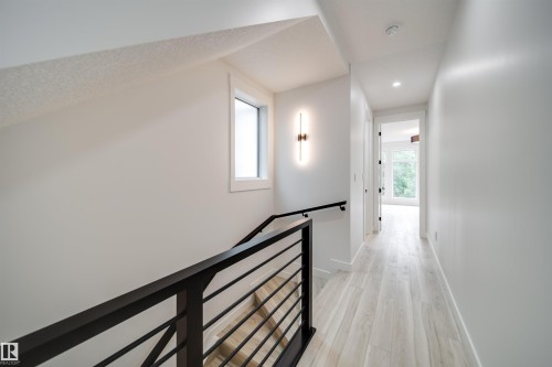 9919 87 Street Nw, Edmonton, AB - Indoor Photo Showing Other Room