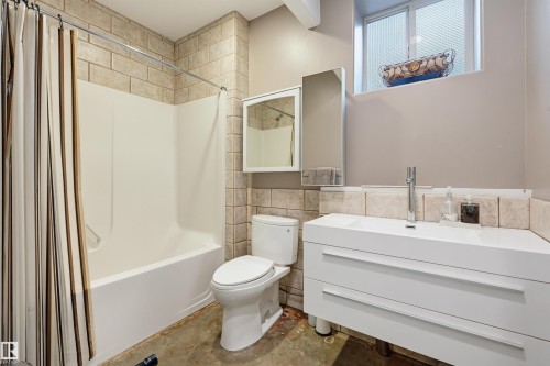 10427 134 Street Nw, Edmonton, AB 