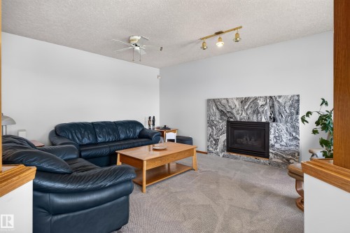 15819 58 Street Nw, Edmonton, AB 