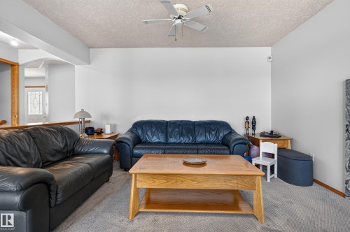 15819 58 Street Nw, Edmonton, AB 