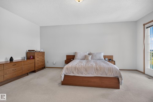 15819 58 Street Nw, Edmonton, AB 
