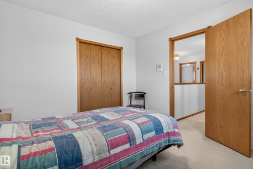 15819 58 Street Nw, Edmonton, AB 