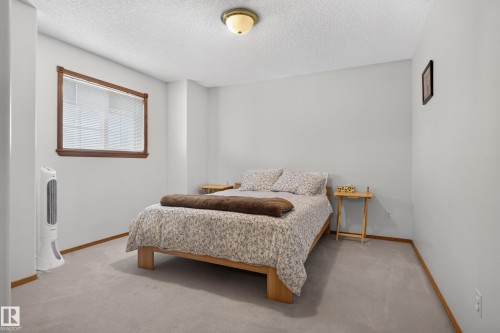 15819 58 Street Nw, Edmonton, AB 