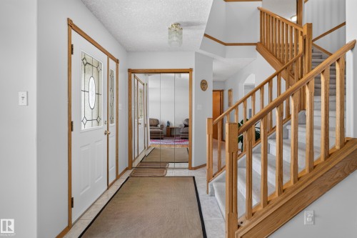 15819 58 Street Nw, Edmonton, AB 