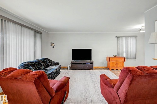 21 Maligne Drive, Devon, AB 