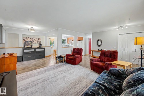 21 Maligne Drive, Devon, AB 
