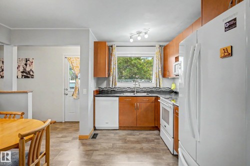 21 Maligne Drive, Devon, AB 