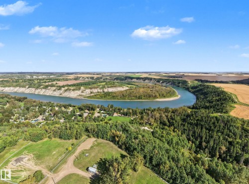 21 Maligne Drive, Devon, AB 