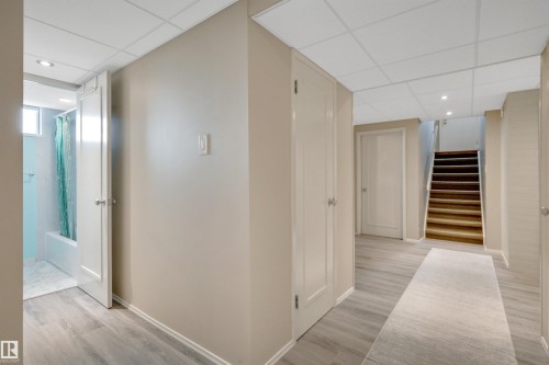 5003 143 Street Nw, Edmonton, AB 