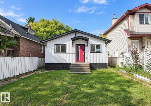 11524 81 Street NW  Edmonton, AB T5B 2R8