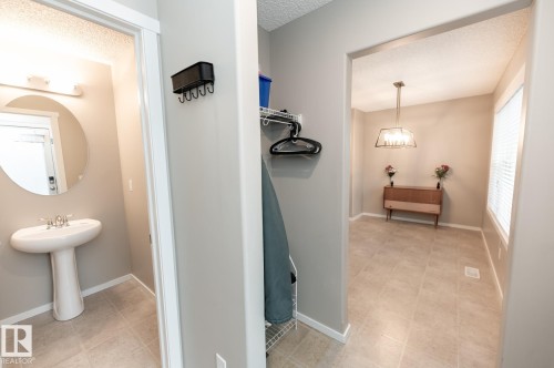 3613 12 Street Nw, Edmonton, AB 