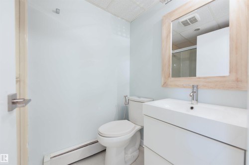 #1 10032 113 St Nw, Edmonton, AB 