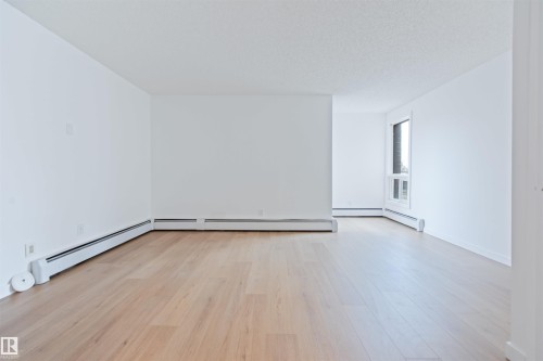 #1 10032 113 St Nw, Edmonton, AB 