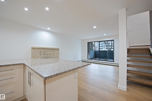 #1 10032 113 St Nw, Edmonton, AB 